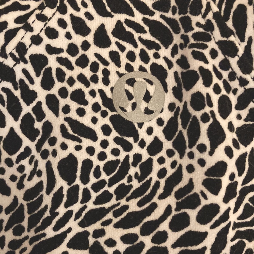 Lululemon leapord print racer back tank top - Picture 3 of 3